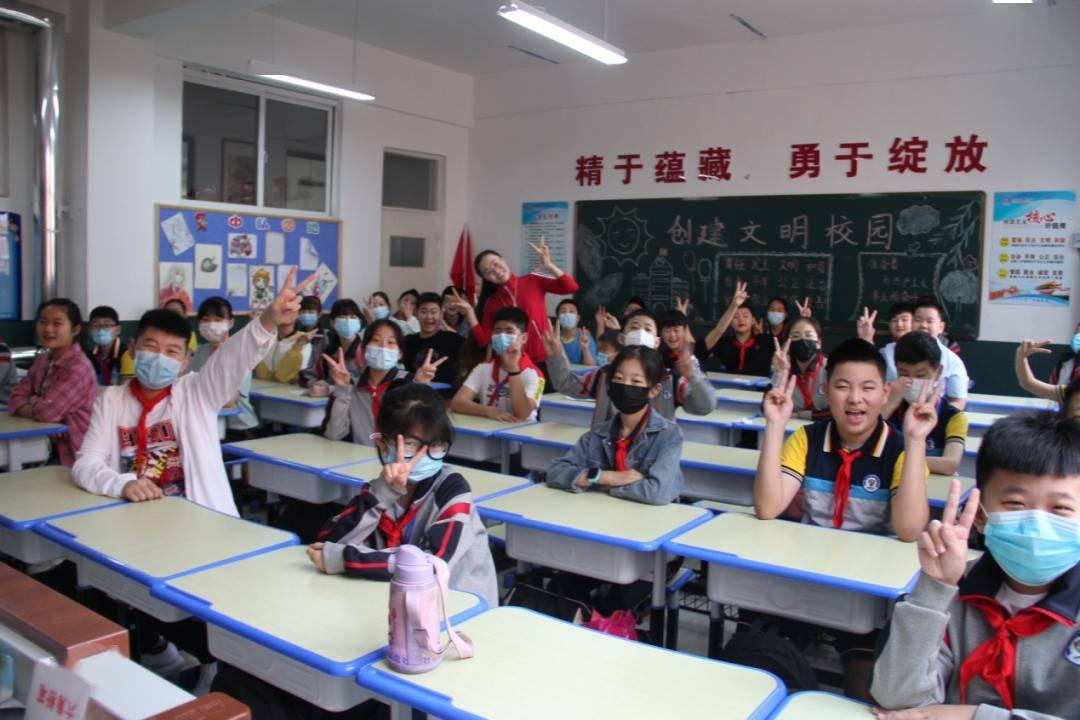 全员“子轩”刚成过去式，新名字又来了，网友为老师感到担忧！