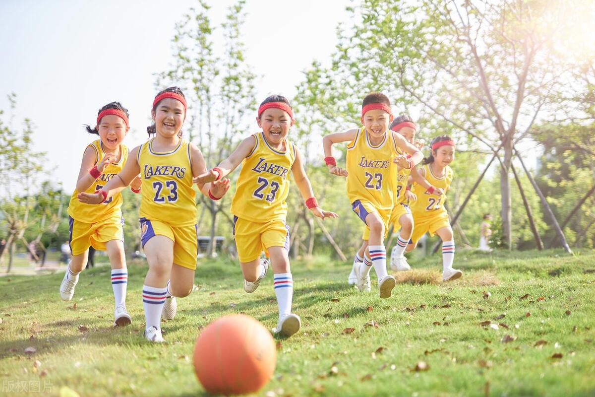 小孩宅家运动锻炼,适合10岁孩子在家运动