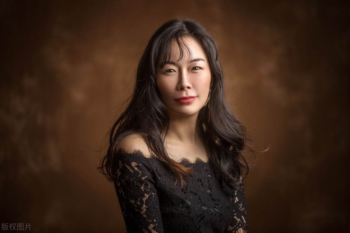 闺蜜出手阔绰买东西用两天就扔，以前不懂，姐姐一番话让我懂了