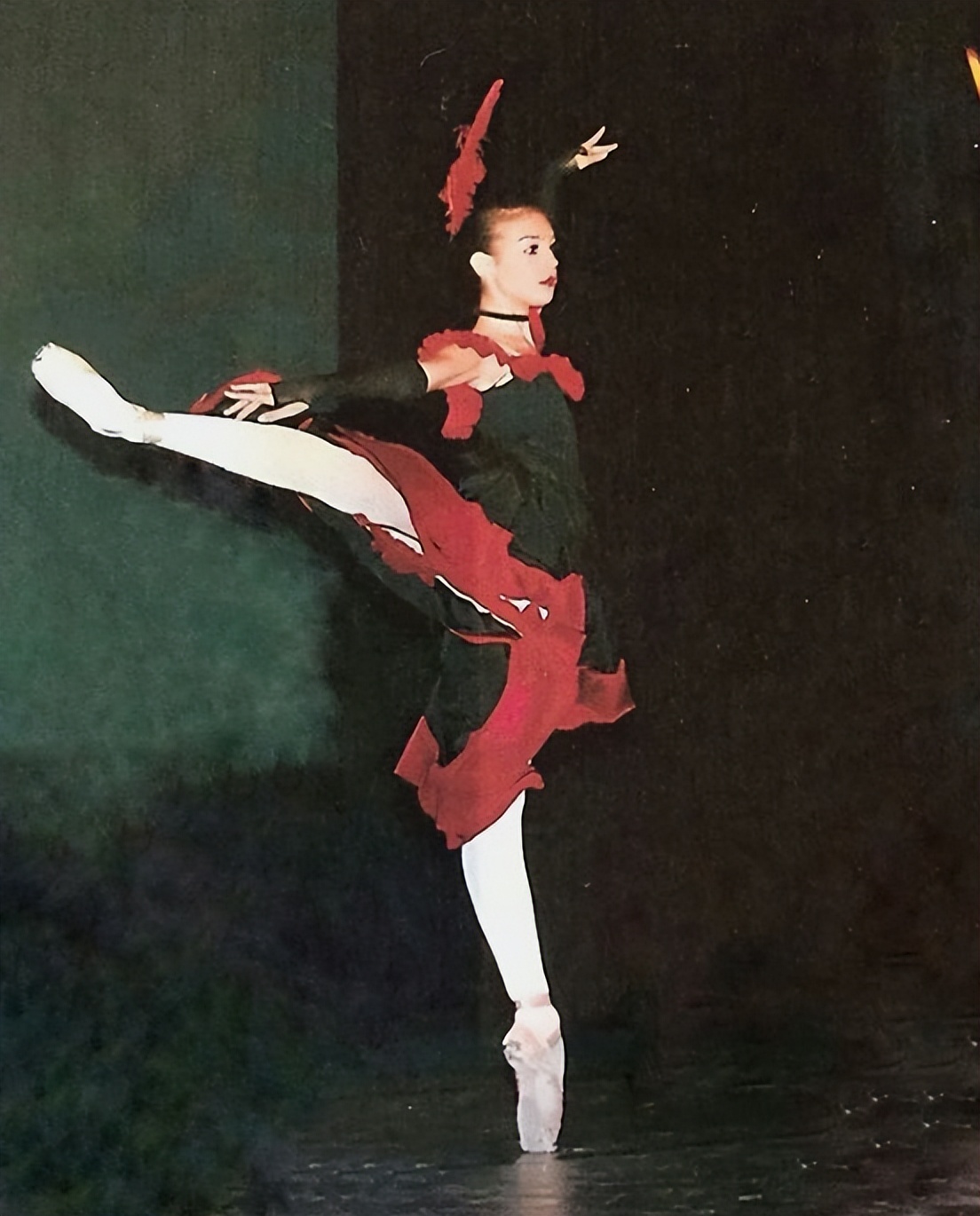 c罗的未婚妻子,c罗女友戴500万婚戒