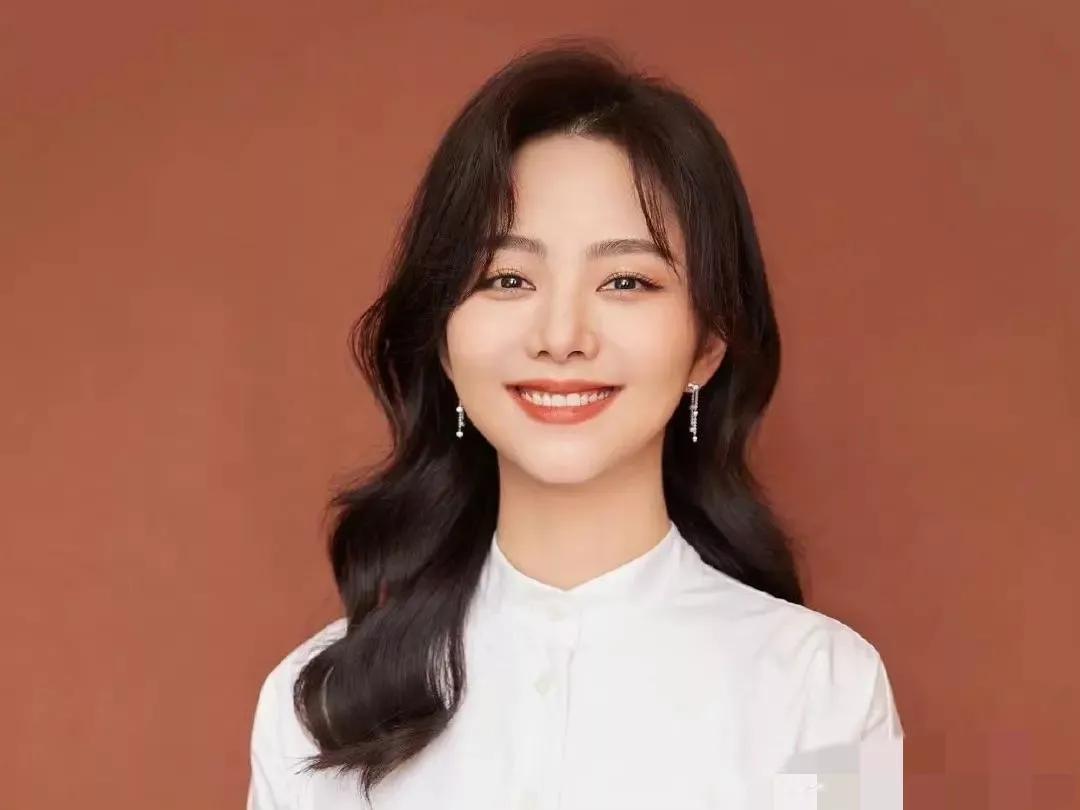 刘亦菲宋轶蓝色礼服,刘亦菲和宋轶谁更美