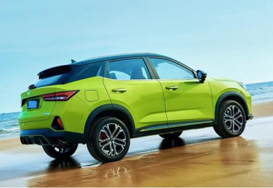 小钢炮五菱星驰2023落地价格,五菱星驰小钢炮2023款点评