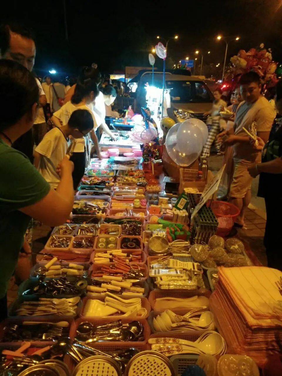 摆地摊日入9000吗,摆地摊日入九千