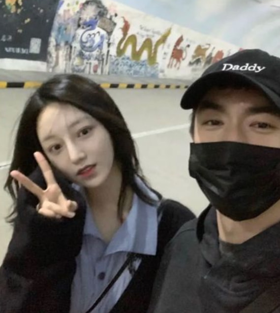 尴尬不失礼貌的微笑林更新,林更新不演戏吗