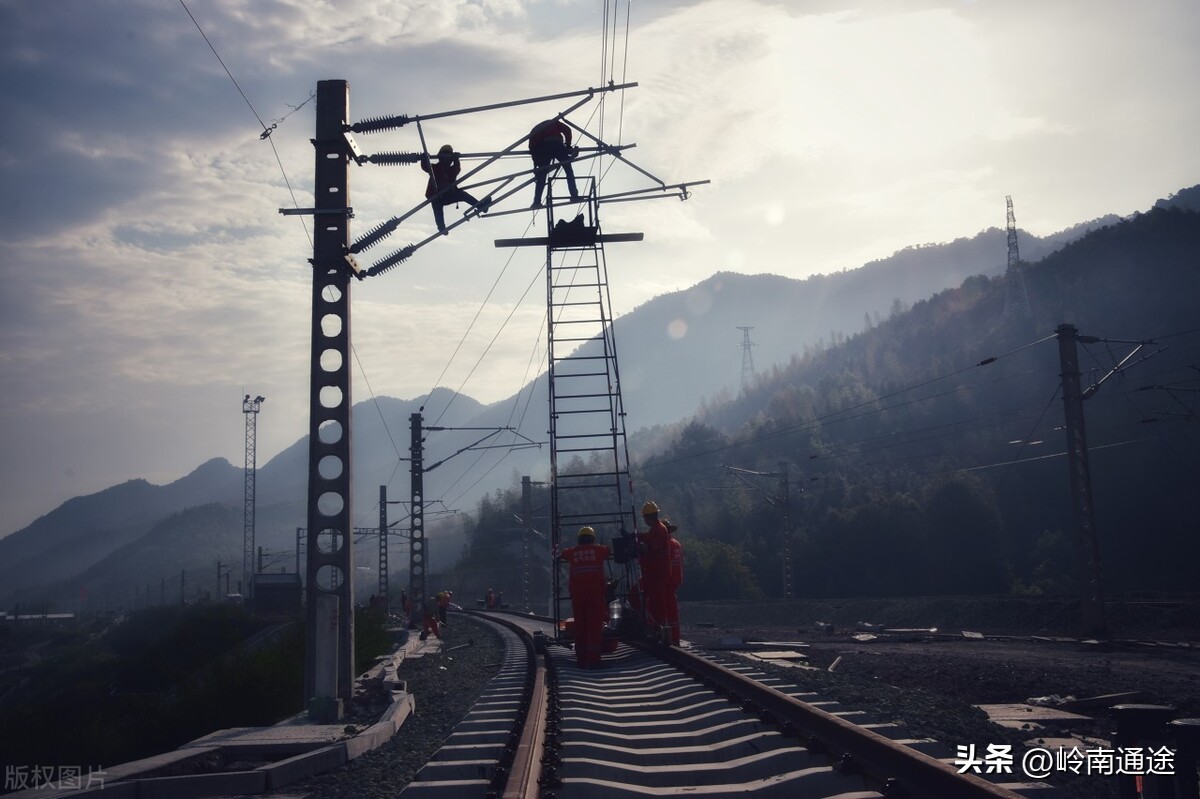 为什么铁路上只招大专不招本科生,铁路为什么招专科生不招本科生