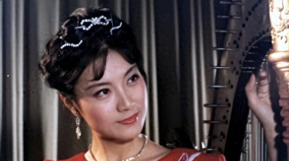 九月半刚过名人六人一一去世，回顾他们的一生令人兴奋又悲伤