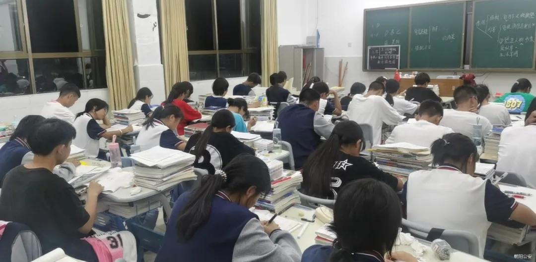 支教老师为大山孩子筑起足球梦,王钢支教