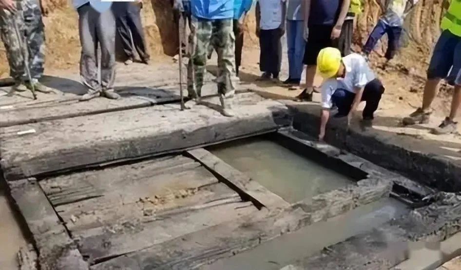 3000年前的青铜剑哪国的,3000年前的青铜是什么