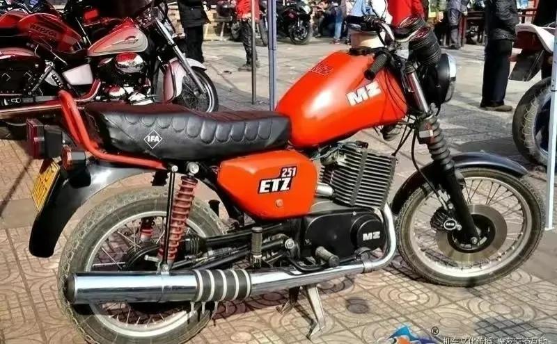 为什么都喜欢本田cg125老款摩托车,经典情怀cg125本田摩托车