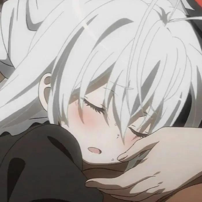 很绝的简短文案,情头文案短句干净