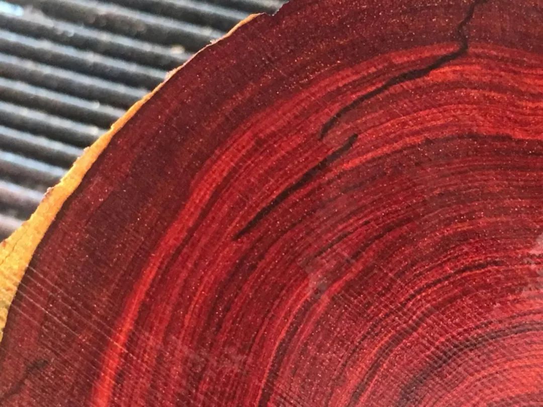 什么是小叶紫檀泥料,什么是小叶紫檀木