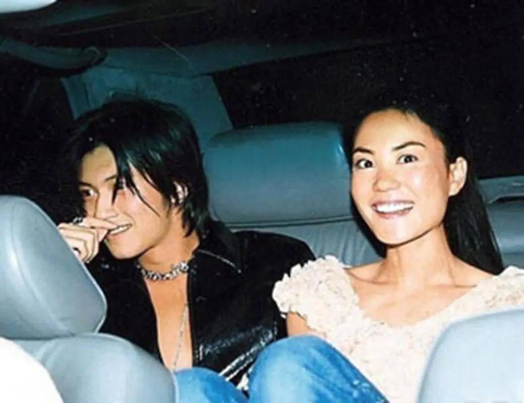 王菲谢霆锋高调秀恩爱久违的同框,网友晒王菲谢霆锋同框照