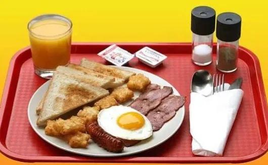 美国菜汉堡,吃炸鸡汉堡和薯条美国