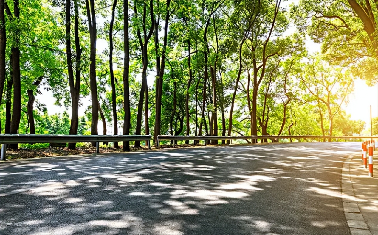 电动汽车热泵空调费电吗,新能源汽车热天开空调费电吗