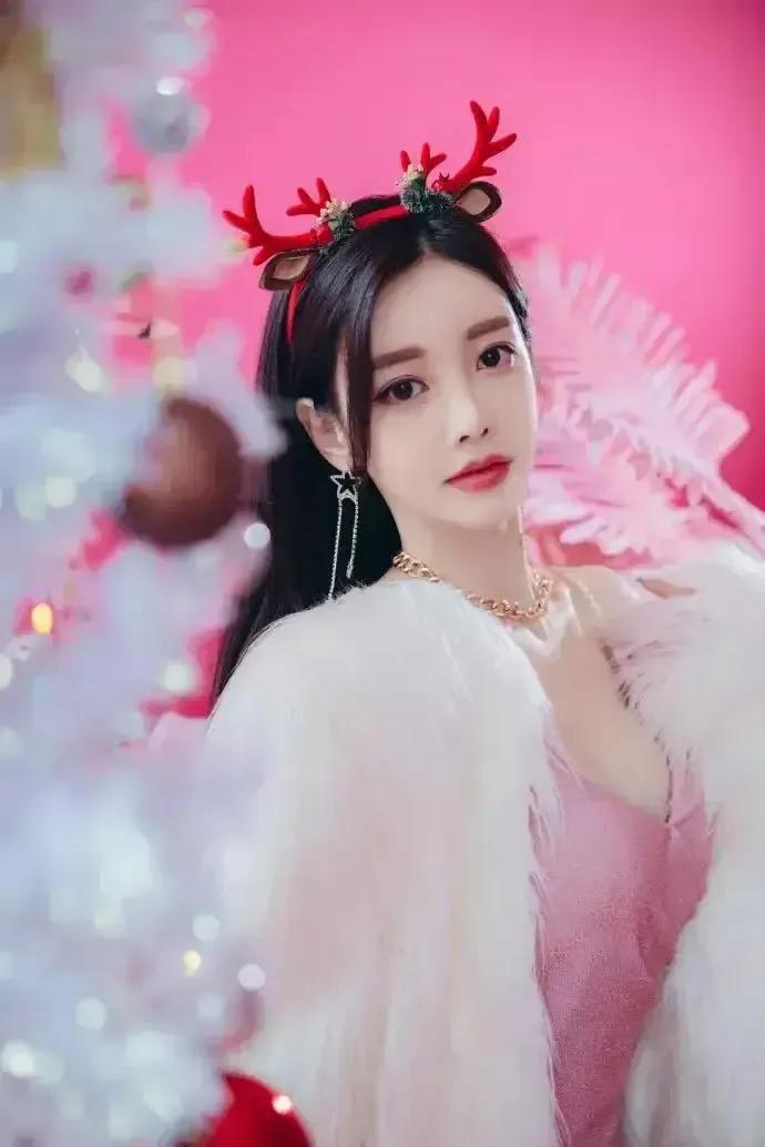 孙允珠高领修身毛衣美图,孙允珠高清美图