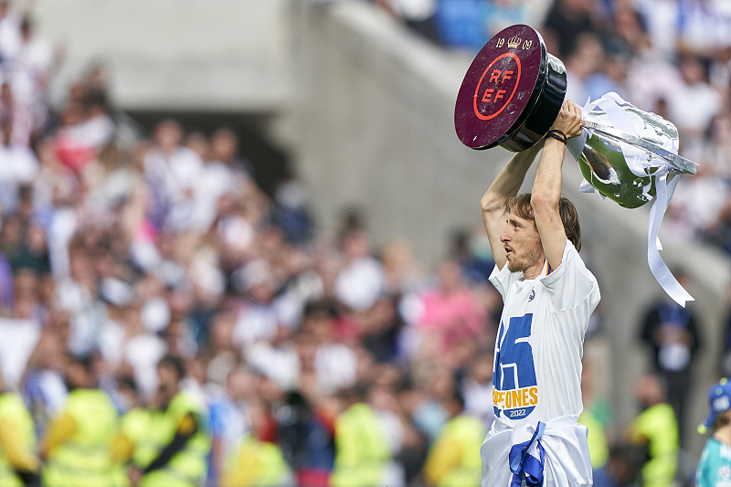 在1月转会期创纪录花费10亿美元后，西甲抨击英超“作弊”！