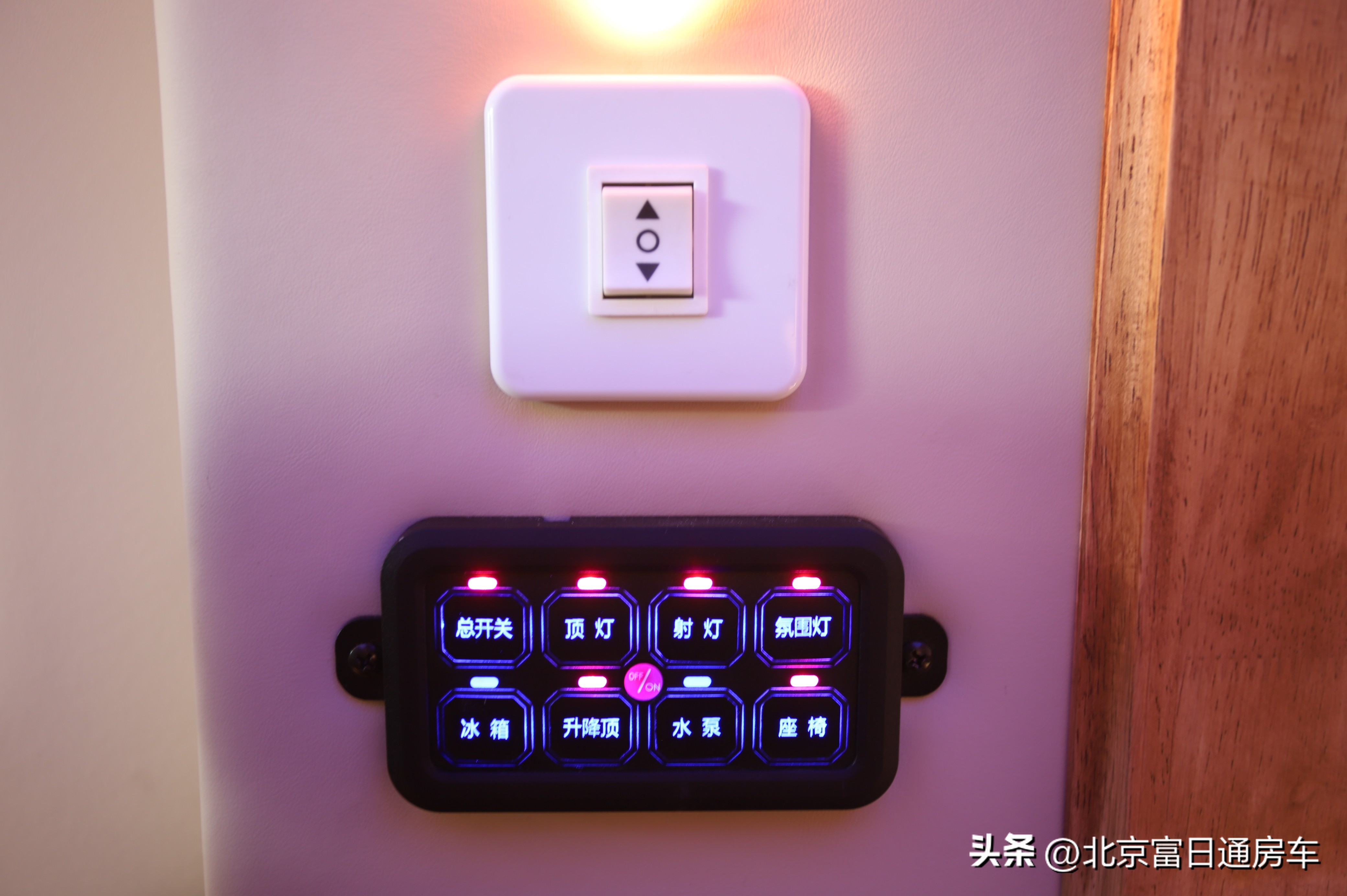 自带全封闭帐篷越野房车,模块化露营房车车长4米重500