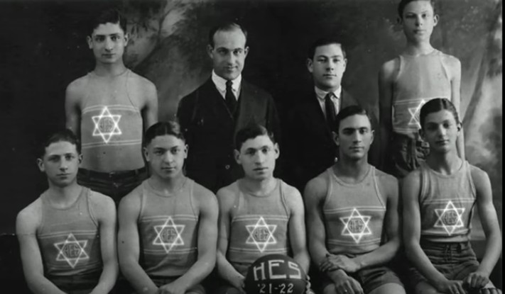 黑人为什么不擅长游泳？黑人集中于打篮球、田径、美式足球的理由