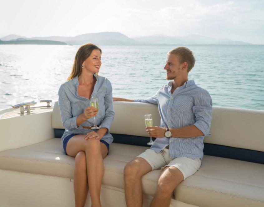 老婆偷看老公手机侵犯隐私吗,老公偷看老婆的手机算违法吗