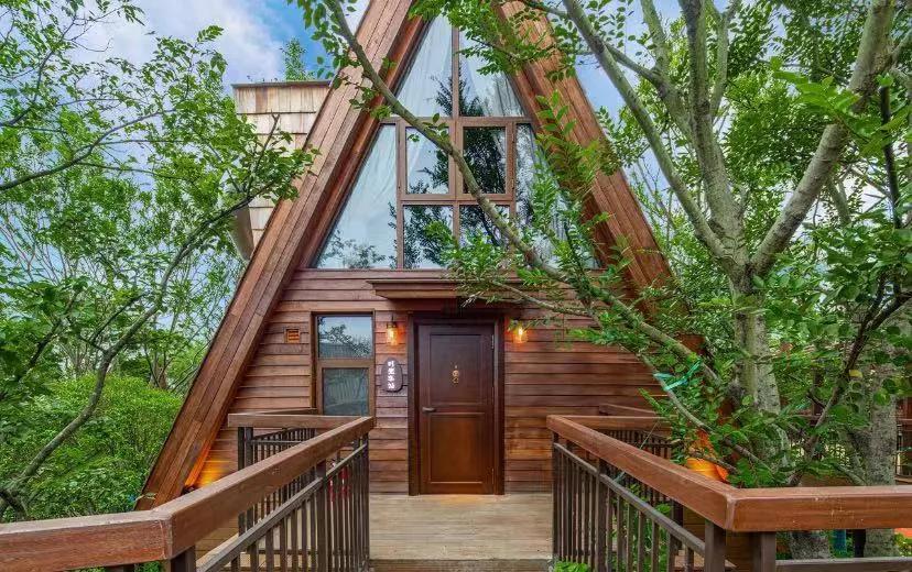 小精灵同款树屋绝了!遛娃的秘密基地,诗境家园里的度假圣地