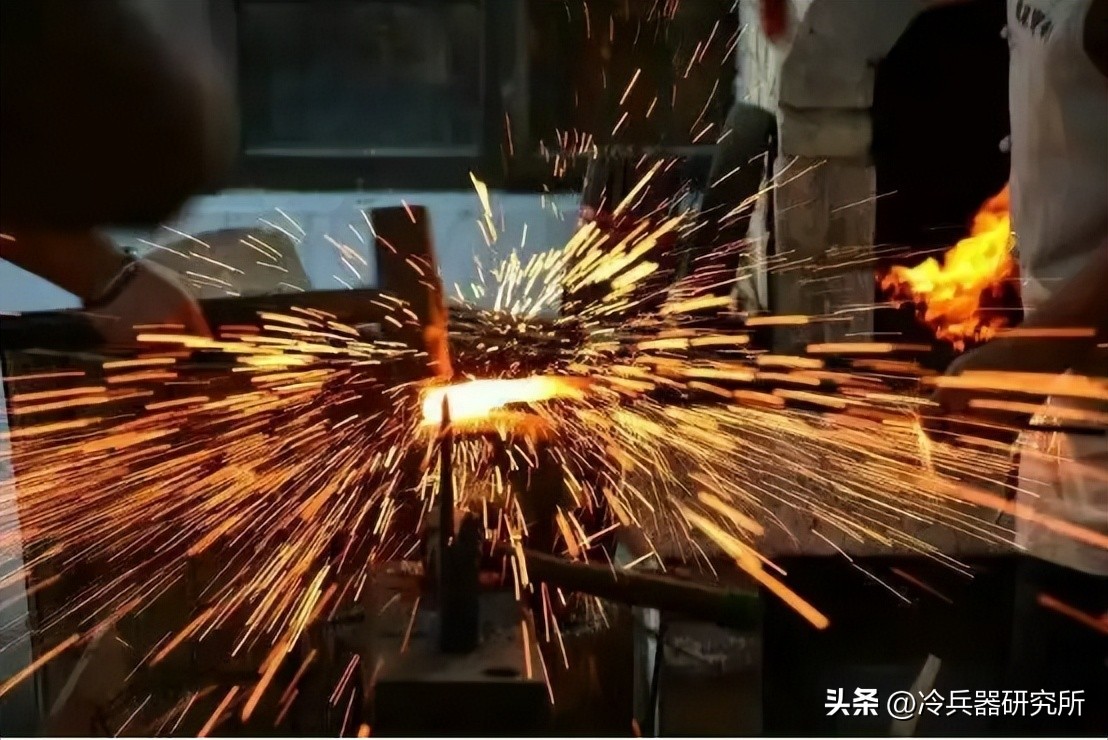 古代东西方冶铁谁更强？为何中国痴迷的生铁，欧洲16世纪才拥有