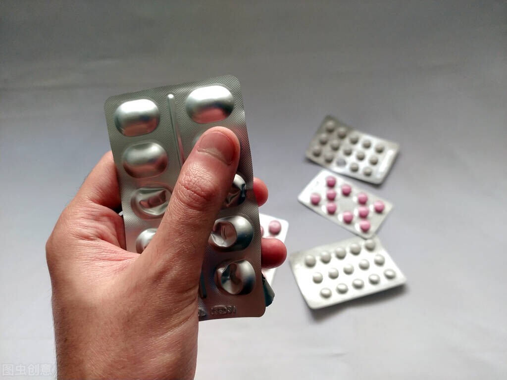 长期吃阿托伐他汀警惕三个副作用,阿托伐他汀吃多久能有副作用