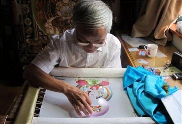 赵亦军老年照片,赵亦军杭州刺绣