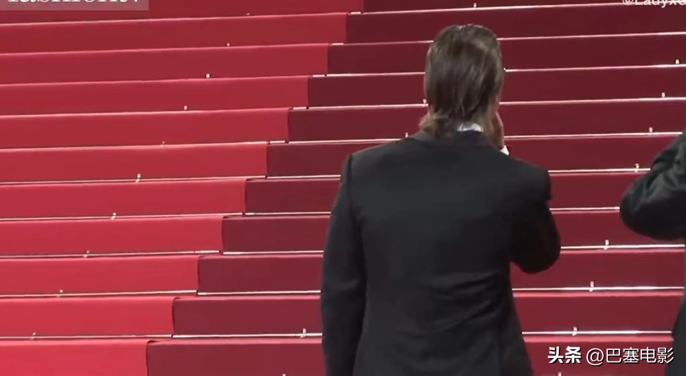 3万元就能走戛纳红毯，可对比巨星们的“顶级排面”，高下立判