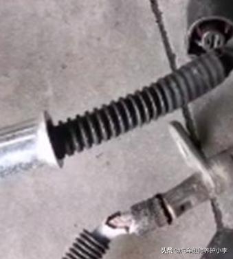 奥迪q5电瓶灯,奥迪q5电瓶指示灯亮