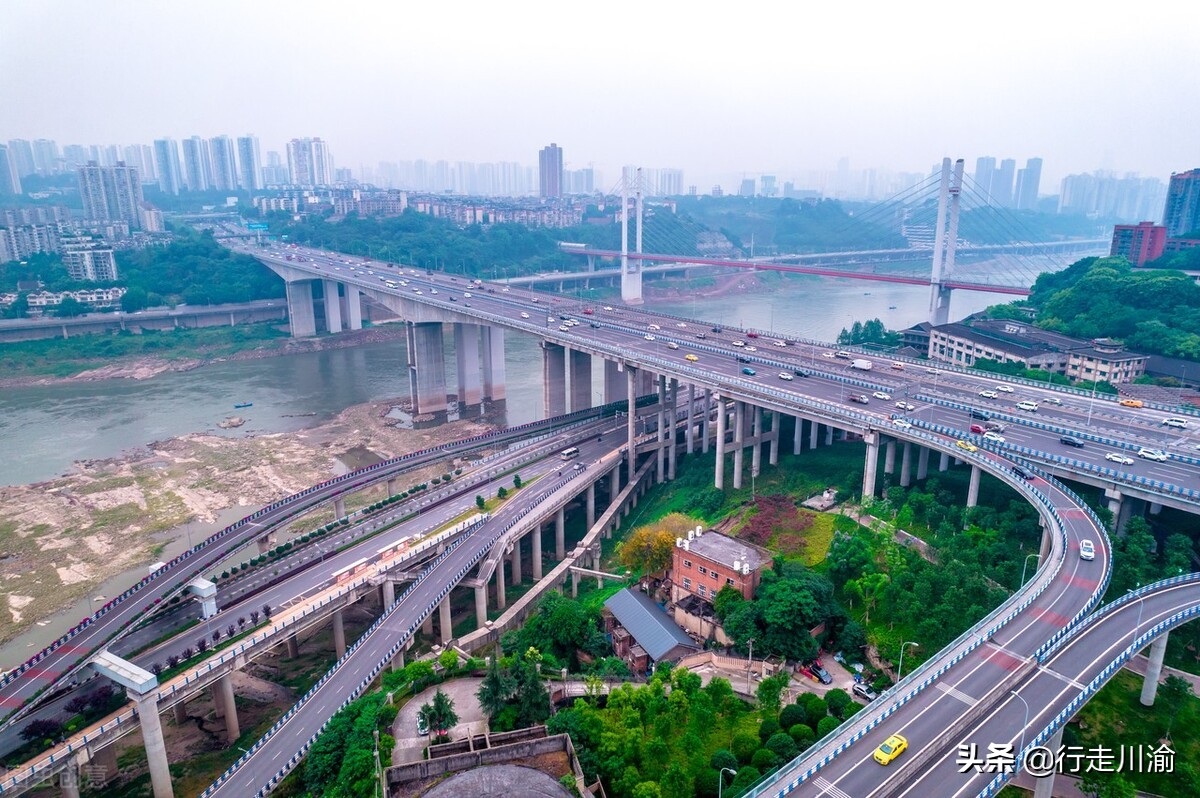 成都重庆之前会出现一个大城市吗,成都重庆谁才是西南第一大城市