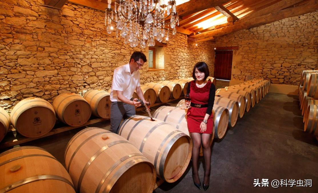 82年拉菲天价拍卖,82年的拉菲为什么这么值钱