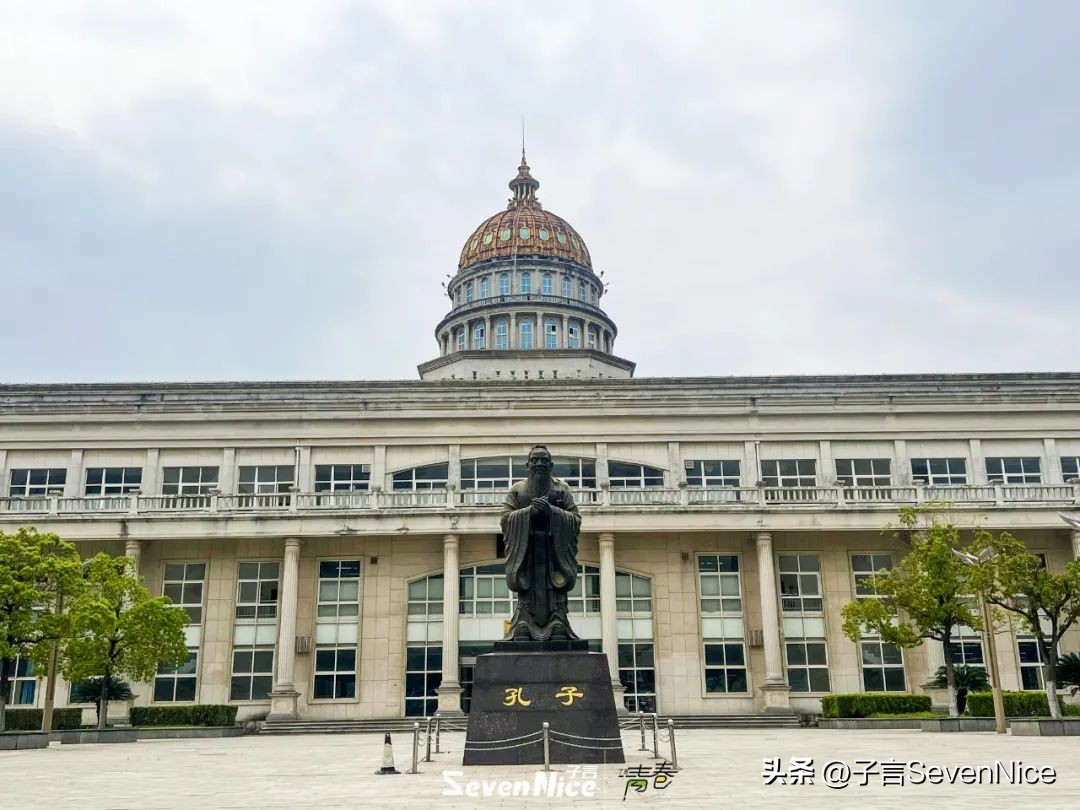 江西外语外贸职业学院学费多少,江西外语外贸职业学院报名代码