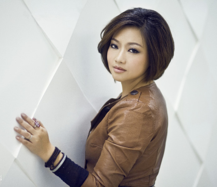 《白狐》陈瑞：拯救母亲的泪与痛，500万解约金背后的感动