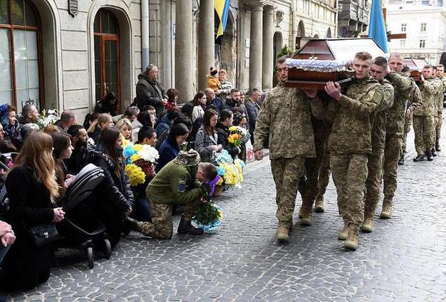 再打下去可能“灭国”？乌克兰人口仅剩2900万，连战后重建都难说