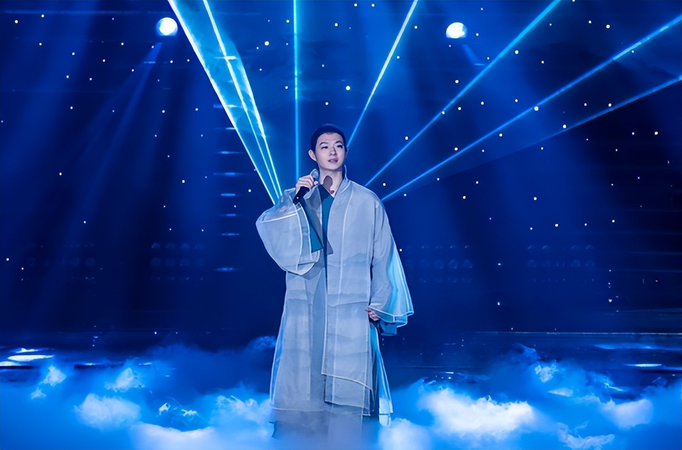 女贪财男好色，锒铛入狱与声名狼藉，霍尊与陈露走到今天真活该