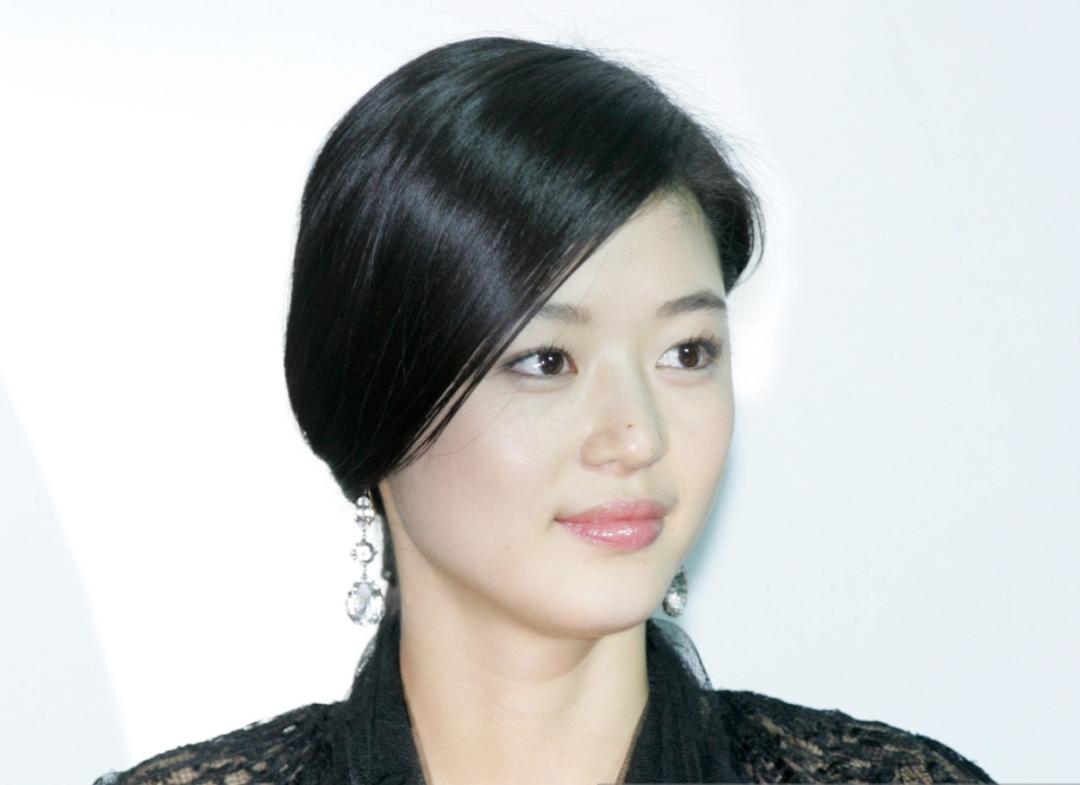 脱离了韩式滤镜韩国明星颜值下滑,韩星单眼皮凸嘴