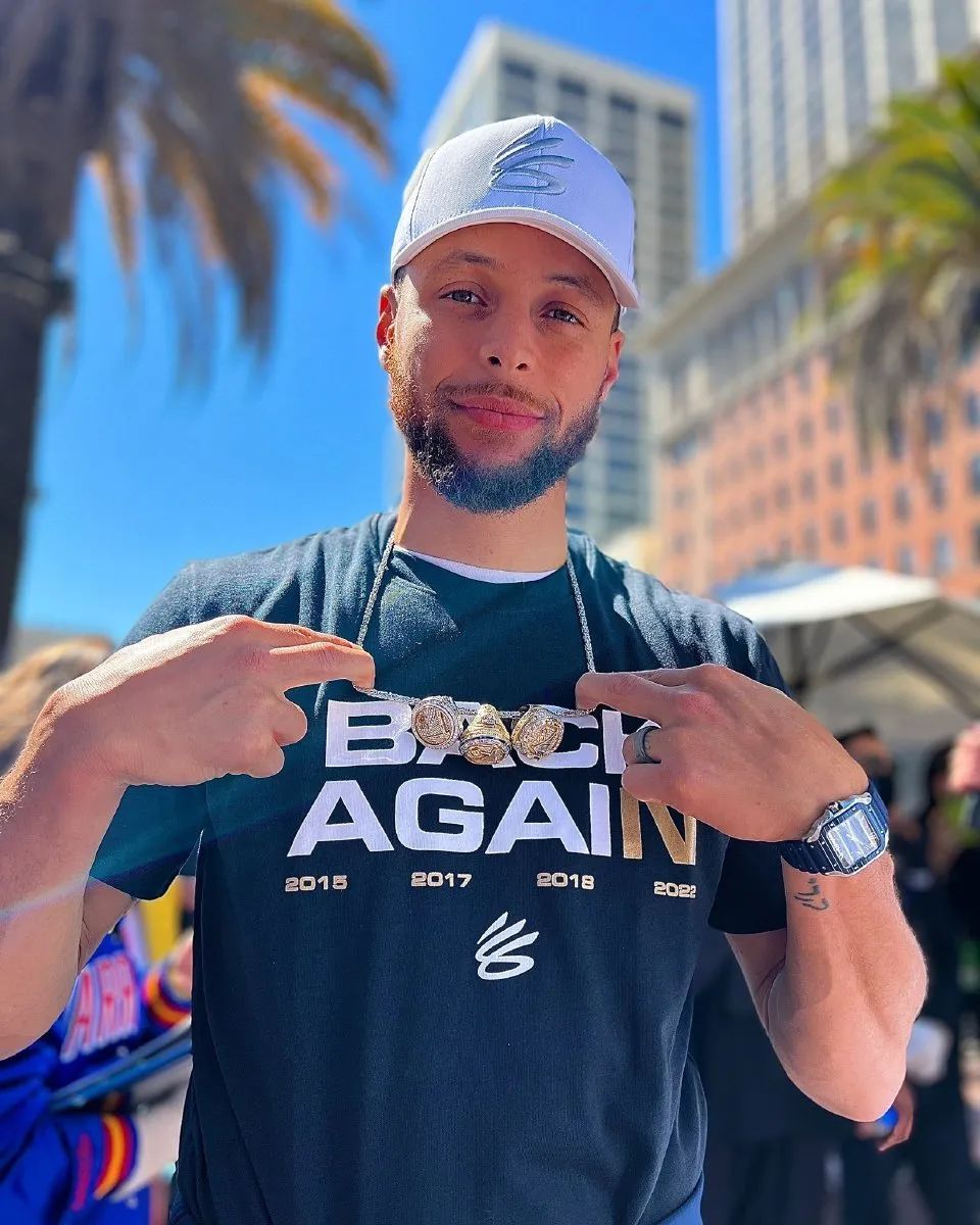 安德玛篮球鞋库里4冠军归来,安德玛库里绝版球鞋