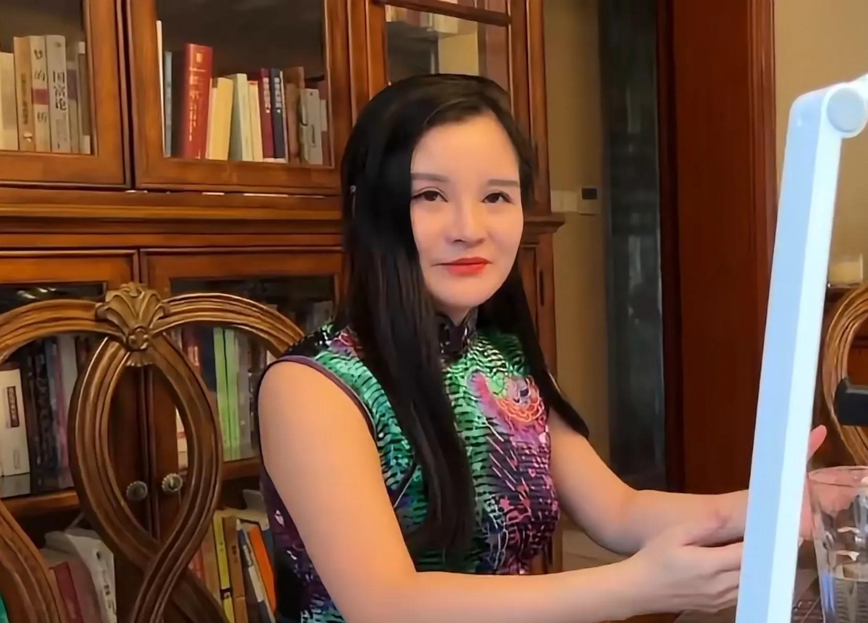 从一个人到一群人创业经历,一个做自媒体的女孩