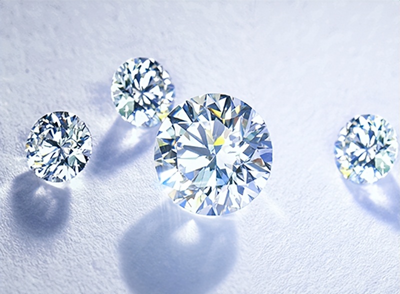 一般多少钱买钻戒最好,购买钻戒哪个牌子的钻戒最好