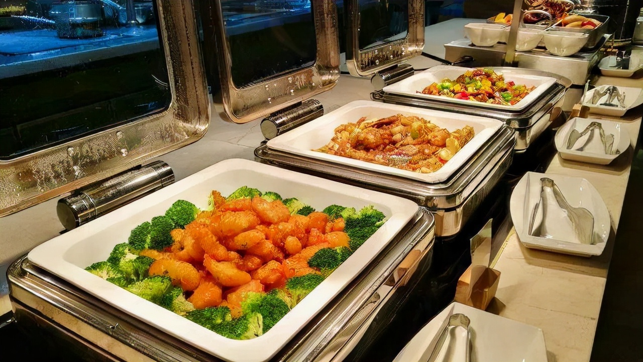 自助餐一吃就饱员工说出套路,自助餐一吃就饱员工说出其中套路