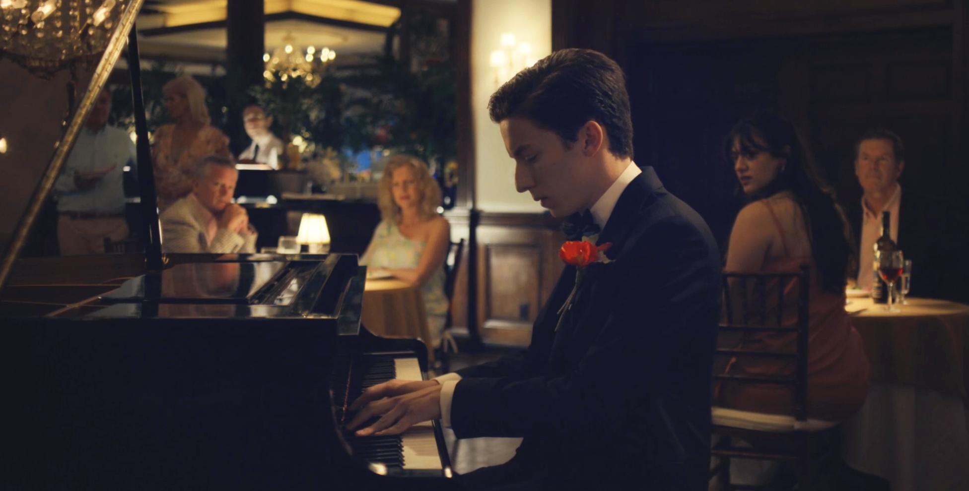 无聊！即便奥斯卡影后全裸出演，也救不了这部平庸的性喜剧