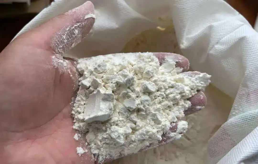 蛋白质11%的面粉是高筋还是低筋,面粉高筋跟低筋怎么区分