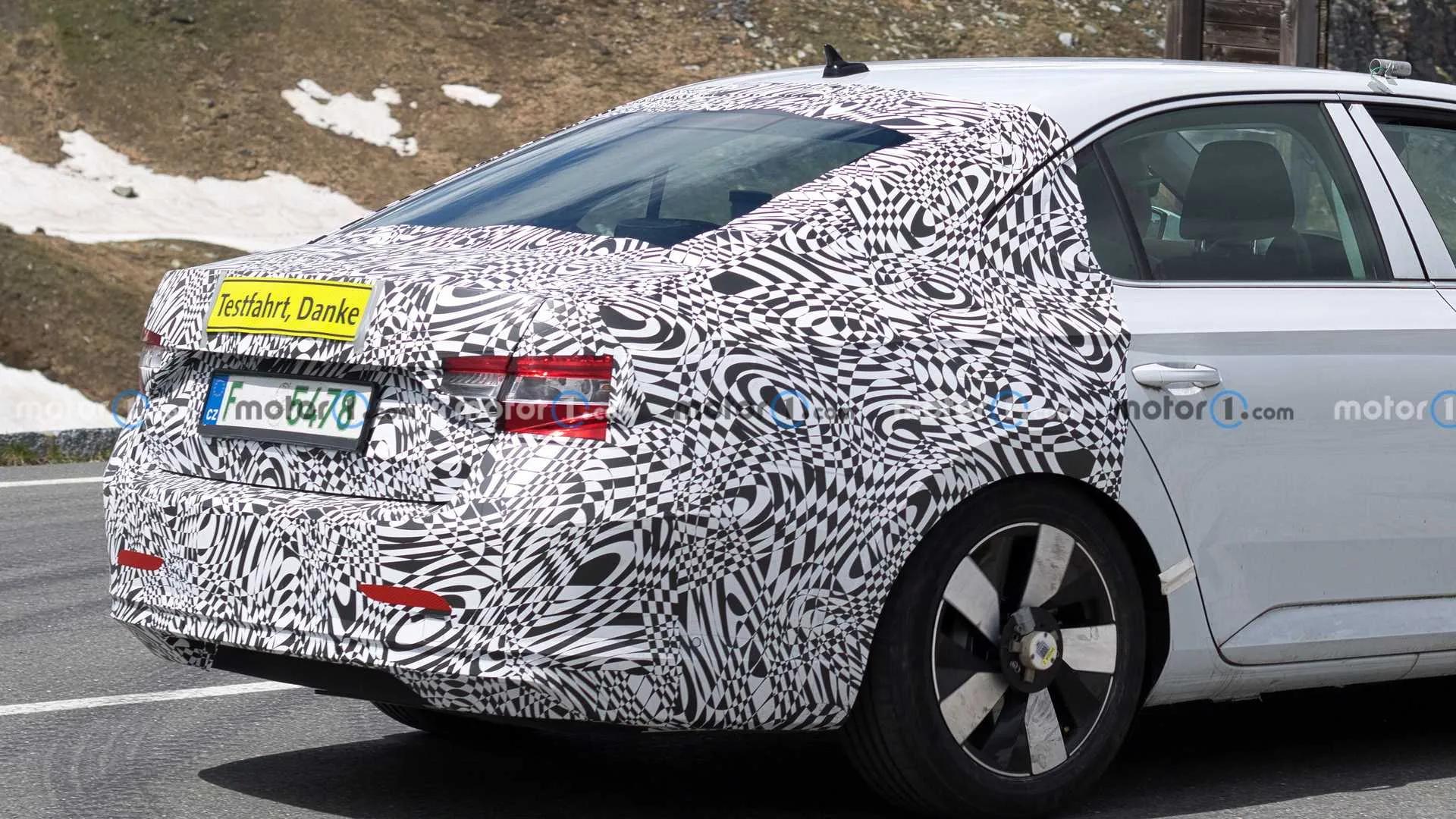 斯柯达速派2023款中配,2023款速派280尊享颜色大全