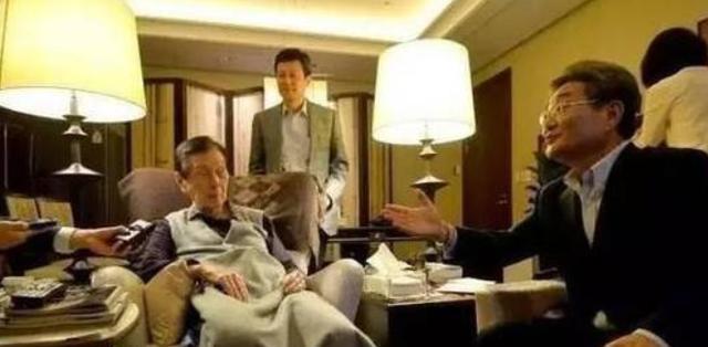 辛格浩：白手起家赚千亿，89岁还让26岁女星服务，95岁迎牢狱之灾