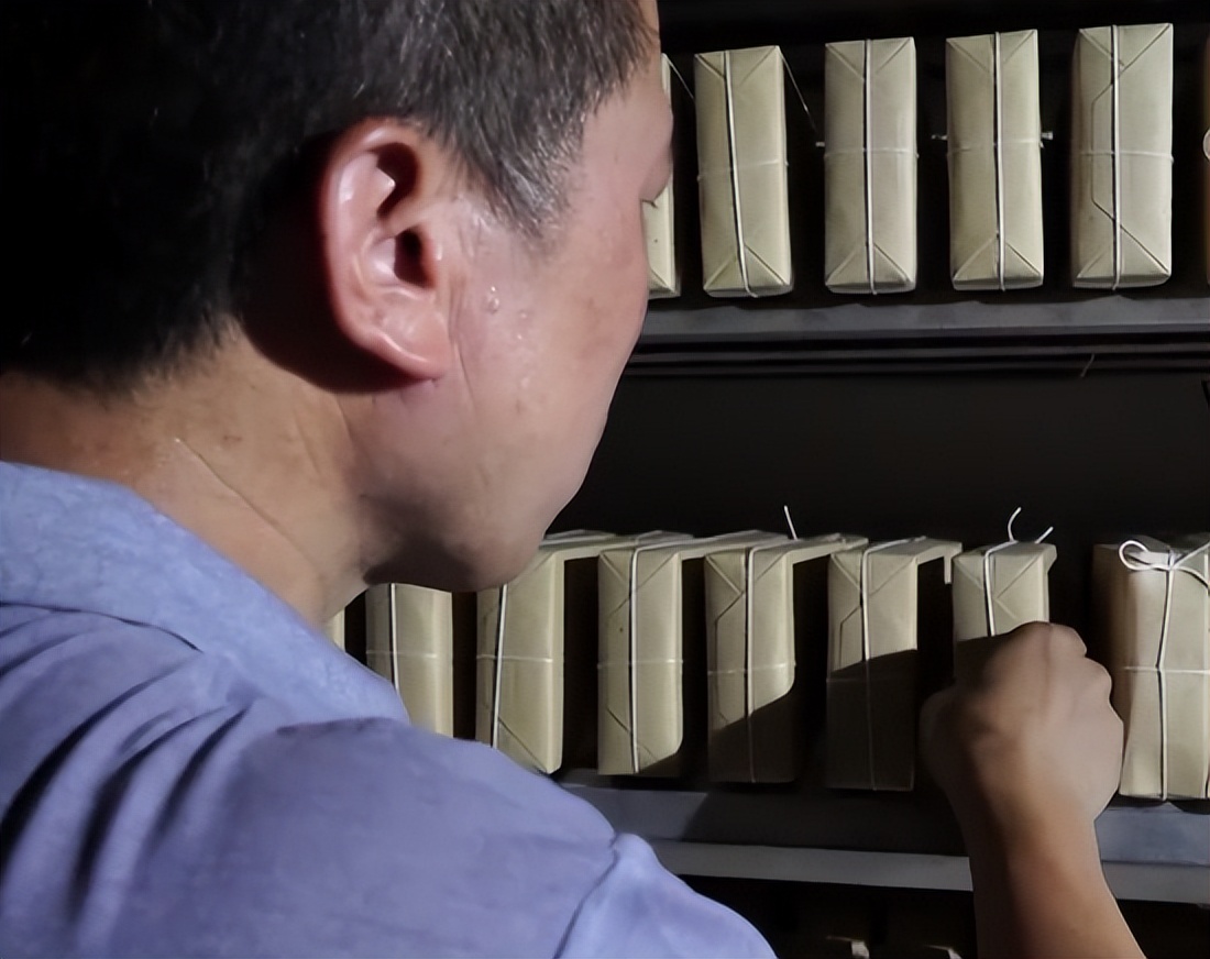 广东老板放弃皮革生意，靠壮阳树年入千万，一张树皮卖上千元