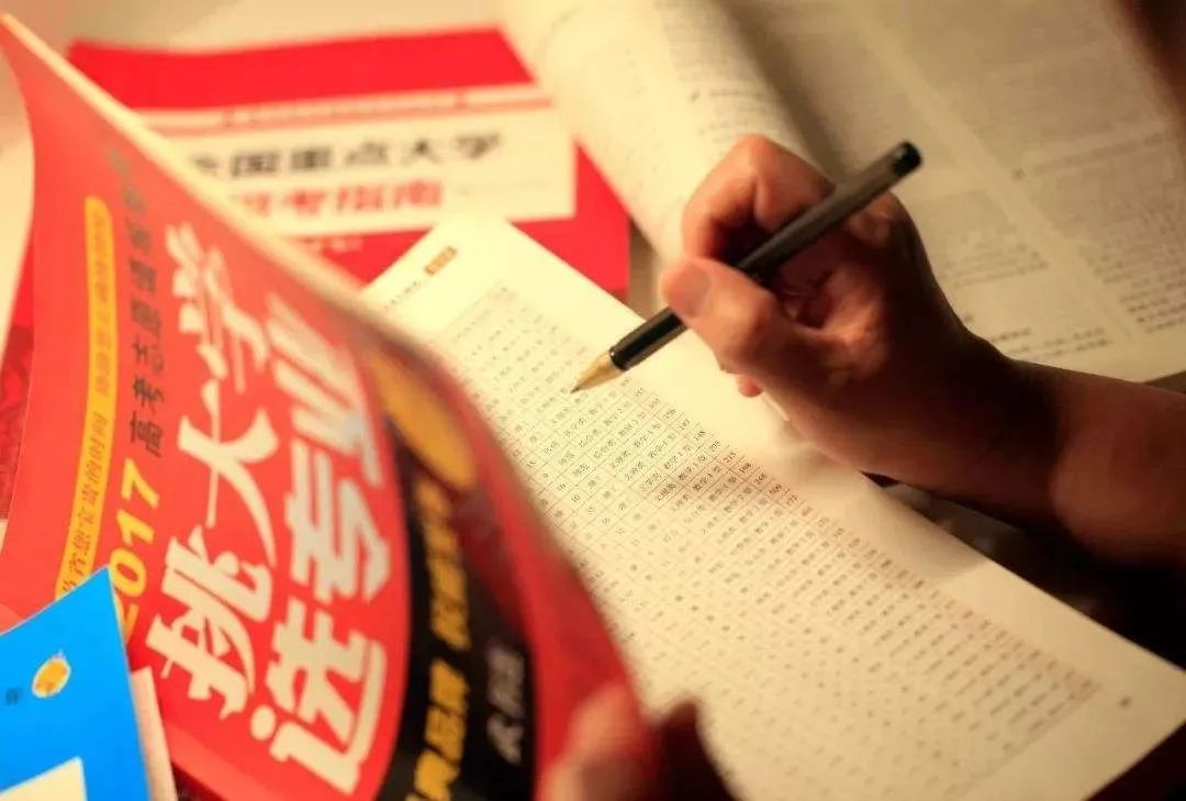 高考填志愿，填出千亿市场：做一单收10万，有公司已在新三板上市