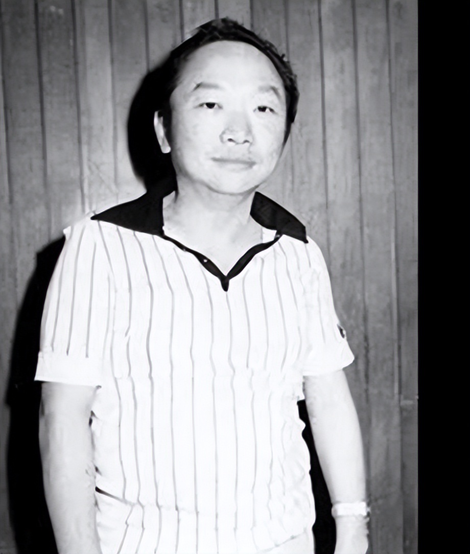 浪子古龙：一生热爱江湖、女人和酒，侠客也风流，48岁因酒精而死