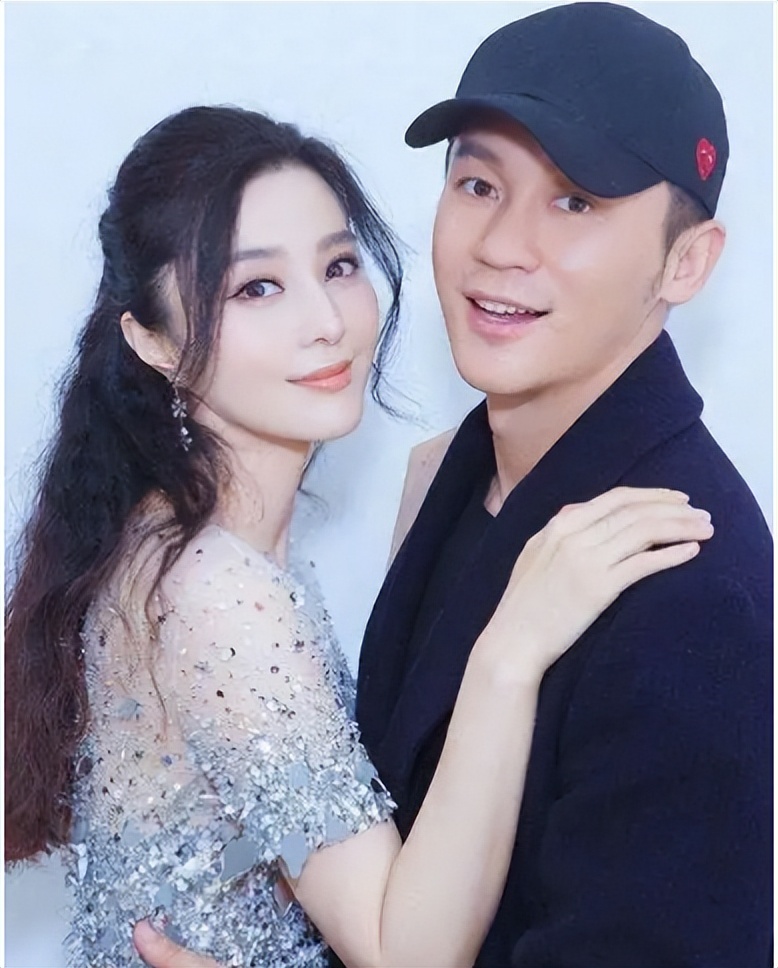 张馨予晒出老公何捷照片帅气迷人,张馨予和老公何捷婚后齐露面