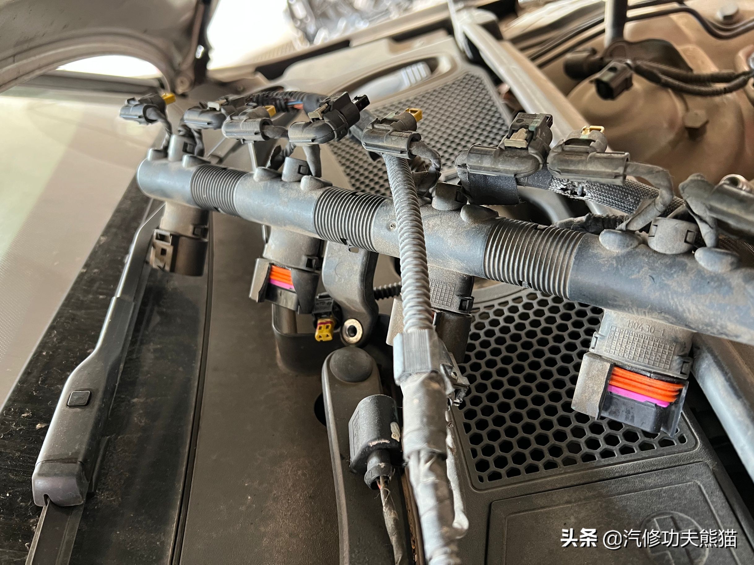 老车翻新修复奥迪a4,修复报废奥迪a4