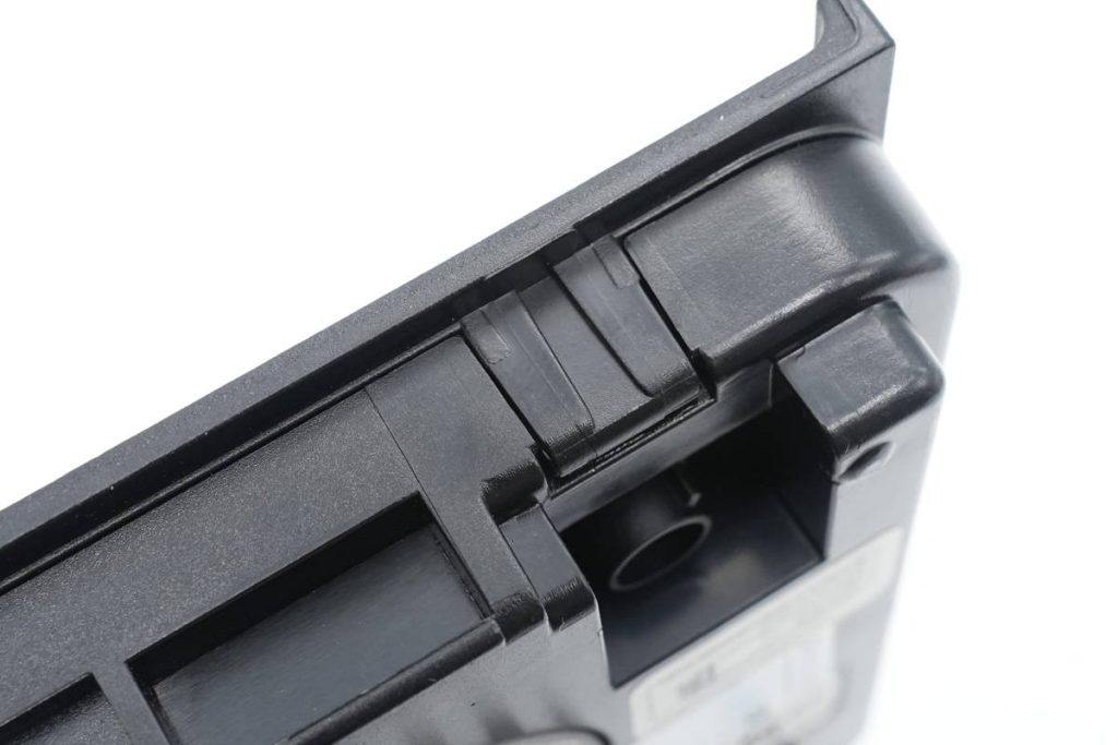 宝马5系无线充电拆解,宝马5系充电器怎么拆